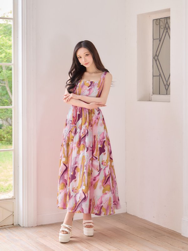 ピンク　モデル：真優川咲　身長：158cm　着用サイズ：7号(Sサイズ)着用