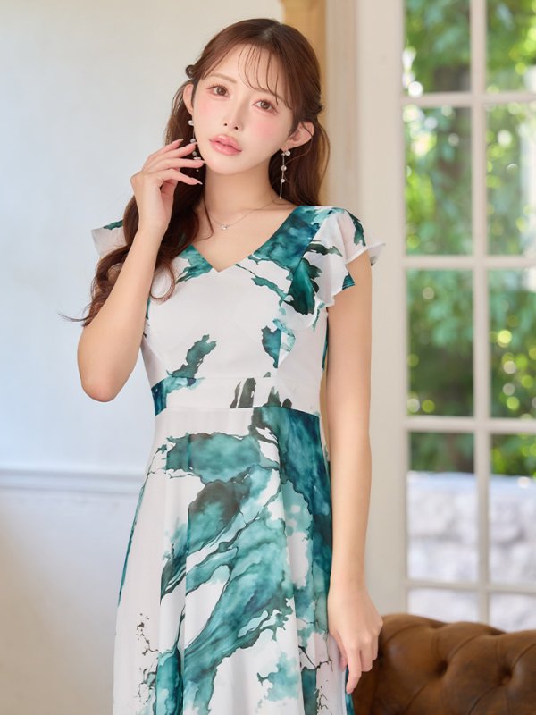 ホワイトグリーン　モデル：りな　身長：160cm　着用サイズ：7号(Sサイズ)着用