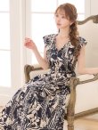 ホワイト×ブラック　モデル：ゆめ　身長：160cm　着用サイズ：7号(Sサイズ)