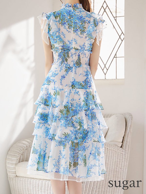 ホワイトxブルー モデル:桜伊みやこ 身長:168cm 着用サイズ:7号(Sサイズ)