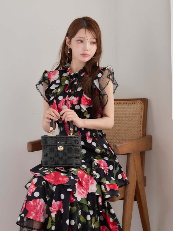 ブラックxレッド　モデル：ももか　身長156cm　着用サイズ：Sサイズ