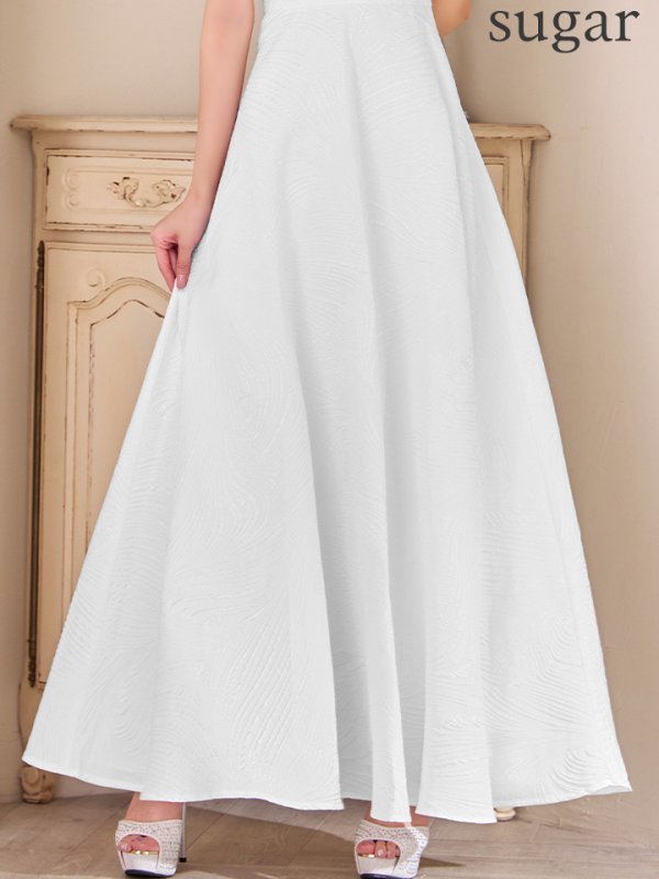 ホワイト　モデル：るりぴ　身長：165cm　着用サイズ：7号(Sサイズ)