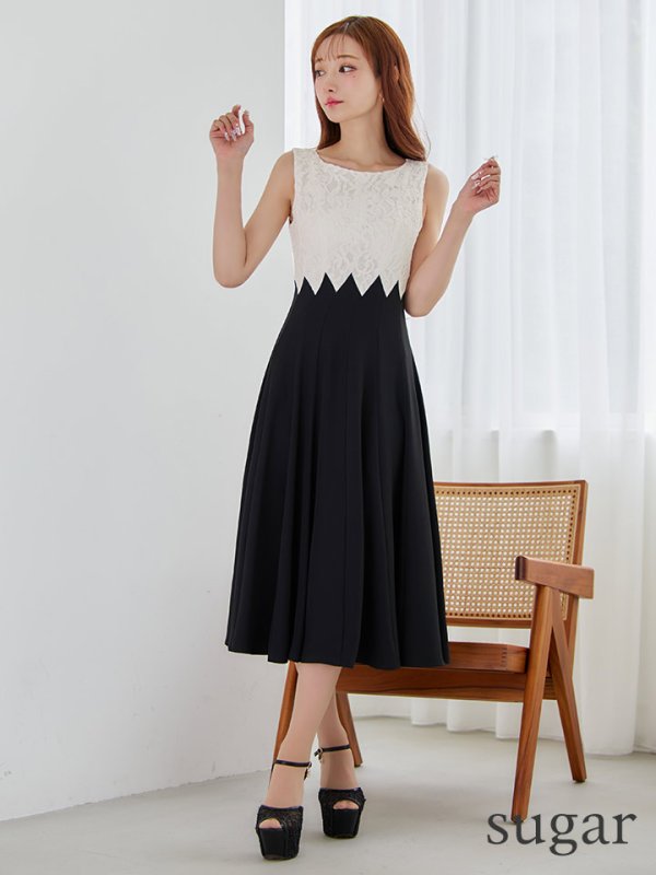 ホワイト×ブラック　モデル：真優川咲　身長：158cm　着用サイズ：7号(Sサイズ)