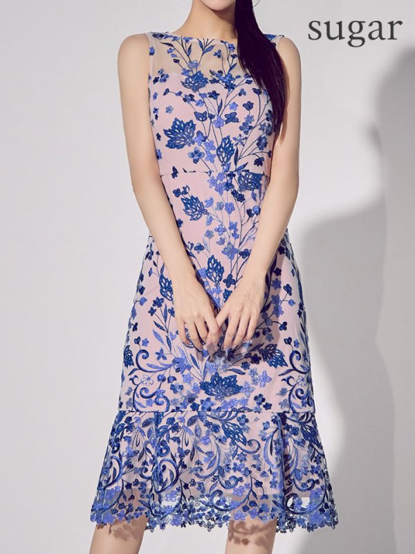 ブルー モデル:まおちゃる 身長:160cm 着用サイズ:7号(Sサイズ)