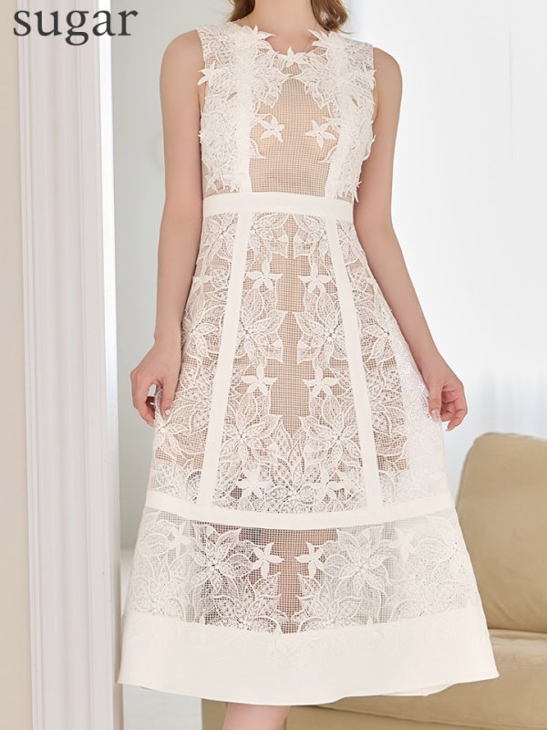 ホワイト モデル：ゆめ　身長：160cm　着用サイズ：7号(Sサイズ)着用