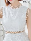 ホワイト モデル：明日花キララ　身長：162cm　着用サイズ：Sサイズ