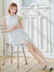 ホワイト モデル：明日花キララ　身長：162cm　着用サイズ：Sサイズ