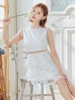 ホワイト モデル：明日花キララ　身長：162cm　着用サイズ：Sサイズ