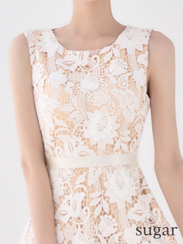 ホワイト モデル：あすか　身長：170cm　着用サイズ：Sサイズ