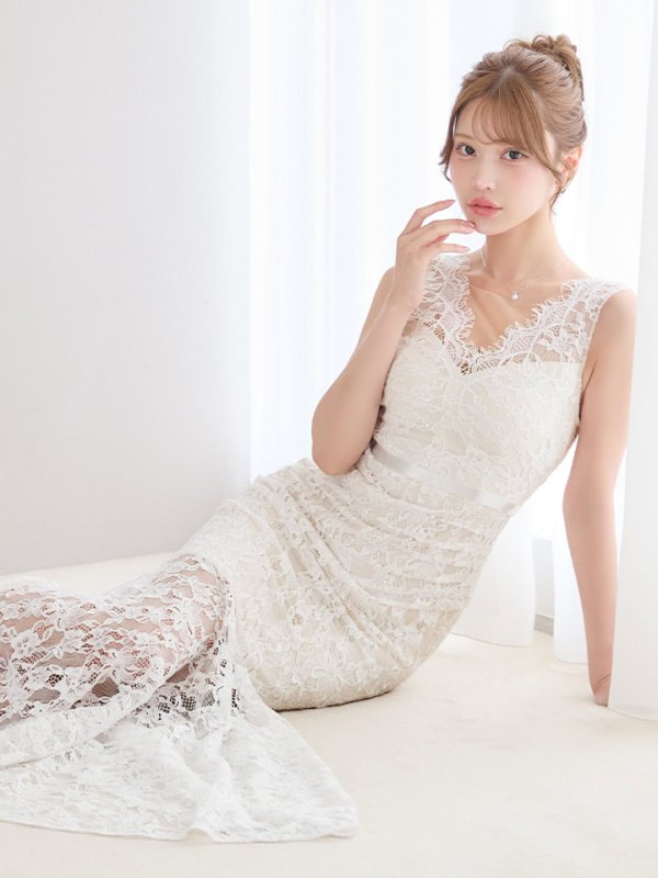 ホワイト　モデル：るりぴ　身長：165cm　着用サイズ：7号(Sサイズ)