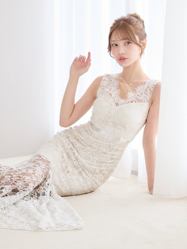 ホワイト　モデル：るりぴ　身長：165cm　着用サイズ：7号(Sサイズ)