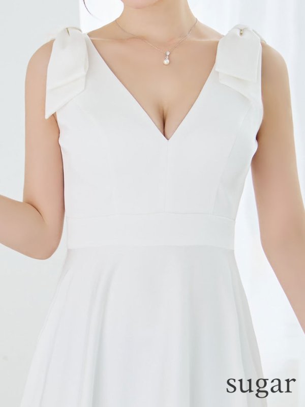 ホワイト　モデル：ゆめ　身長：160cm　着用サイズ：7号(Sサイズ)