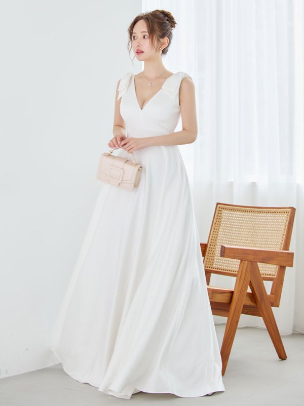 ホワイト　モデル：ゆめ　身長：160cm　着用サイズ：7号(Sサイズ)