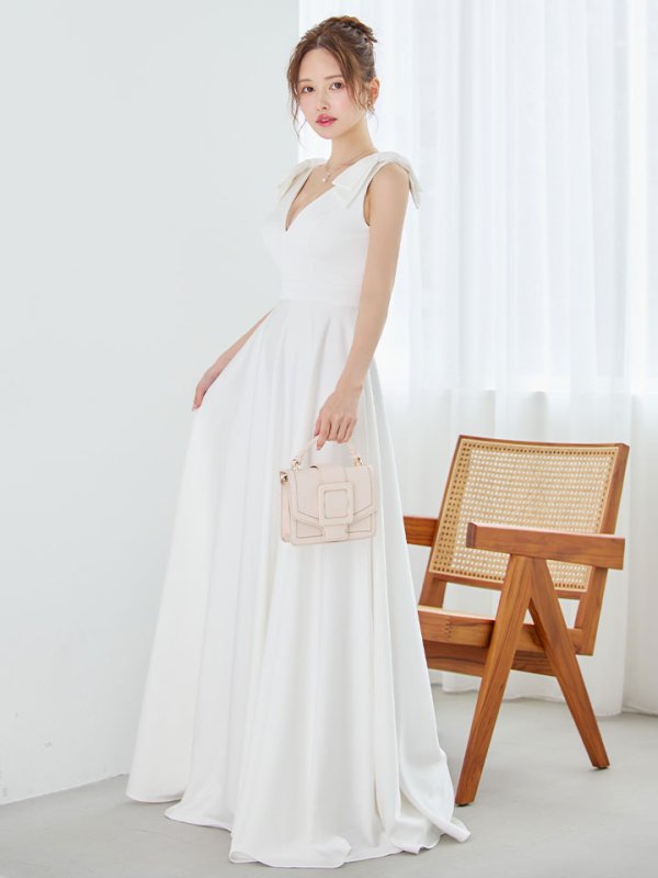 ホワイト　モデル：ゆめ　身長：160cm　着用サイズ：7号(Sサイズ)