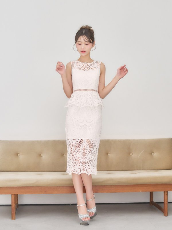 ホワイト　モデル：るりぴ　身長：165cm　着用サイズ：7号(Sサイズ)着用