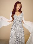 ベージュ×ブラック 真優川咲 身長:158cm 着用サイズ:7号(Sサイズ)