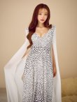 ベージュ×ブラック 真優川咲 身長:158cm 着用サイズ:7号(Sサイズ)