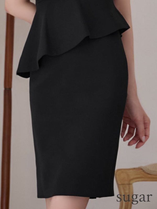 ブラック×ホワイト　モデル：れみれみ　身長：163cm　着用サイズ：7号(Sサイズ)