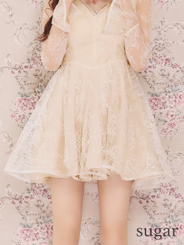 アイボリー　モデル：りな　身長：160cm　着用サイズ：7号(Sサイズ)着用