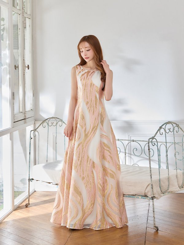 ゴールドxピンク　モデル：真優川咲　身長：158cm　着用サイズ：7号(Sサイズ)