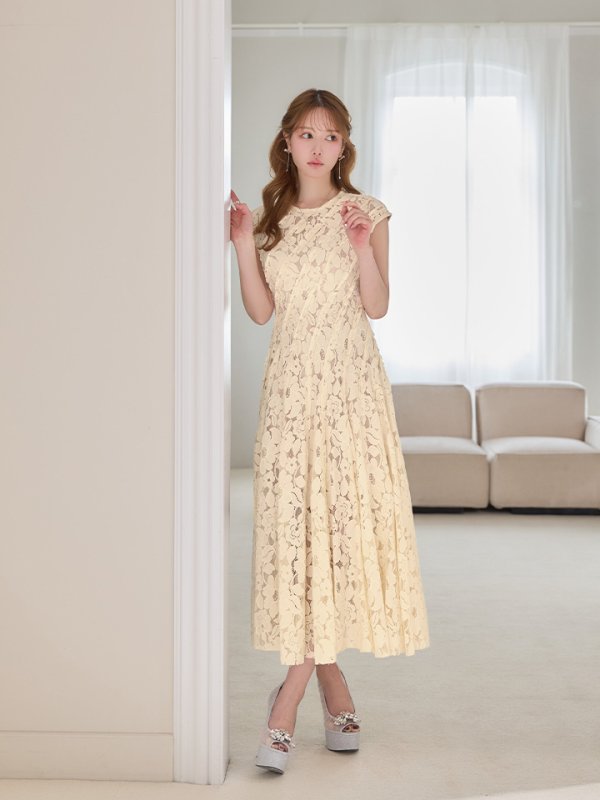 アイボリー　モデル：ゆめ　身長：160cm　着用サイズ：7号(Sサイズ)