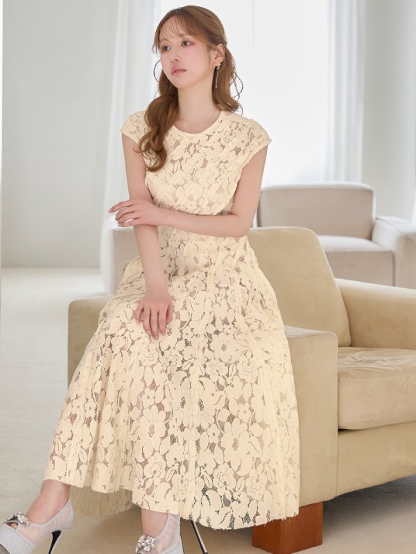 アイボリー　モデル：ゆめ　身長：160cm　着用サイズ：7号(Sサイズ)