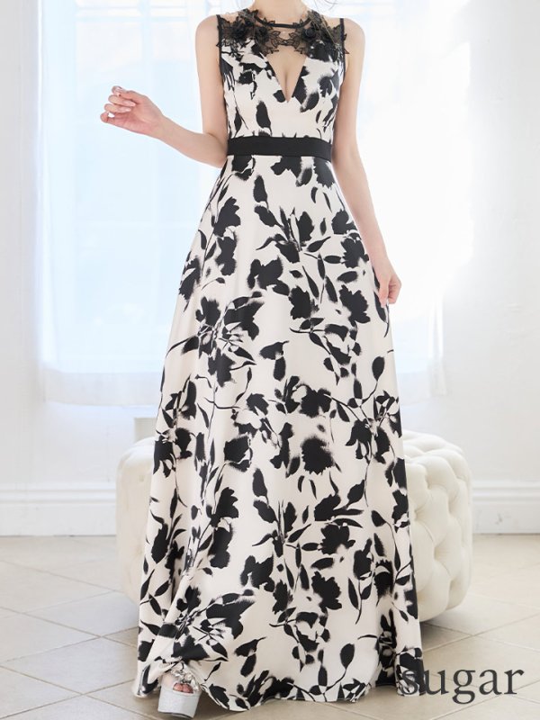 ブラックxホワイト　モデル：ゆめ　身長：160cm　着用サイズ：7号(Sサイズ)