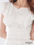 ホワイト　モデル：真優川咲　身長：158cm　着用サイズ：7号(Sサイズ)