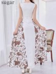 ホワイトxブラウン　モデル：りな　身長：160cm　着用サイズ：7号(Sサイズ)