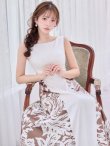 ホワイトxブラウン　モデル：りな　身長：160cm　着用サイズ：7号(Sサイズ)