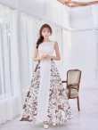 ホワイトxブラウン　モデル：りな　身長：160cm　着用サイズ：7号(Sサイズ)