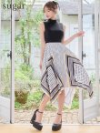 ブラックxホワイト　モデル：るりぴ　身長：165cm　着用サイズ：7号(Sサイズ)着用