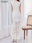 ホワイト　モデル：りな　身長：160cm　着用サイズ：7号(Sサイズ)