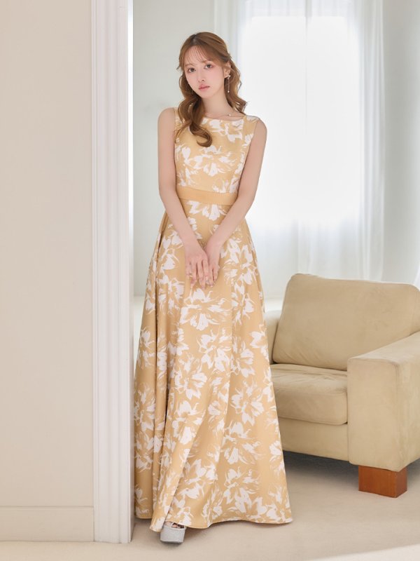 モデル：ゆめ　身長：160cm　着用サイズ：7号(Sサイズ)