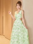 ホワイトxグリーン　モデル：るりぴ　身長：165cm　着用サイズ：7号(Sサイズ)