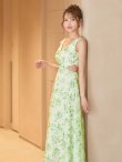ホワイトxグリーン　モデル：るりぴ　身長：165cm　着用サイズ：7号(Sサイズ)