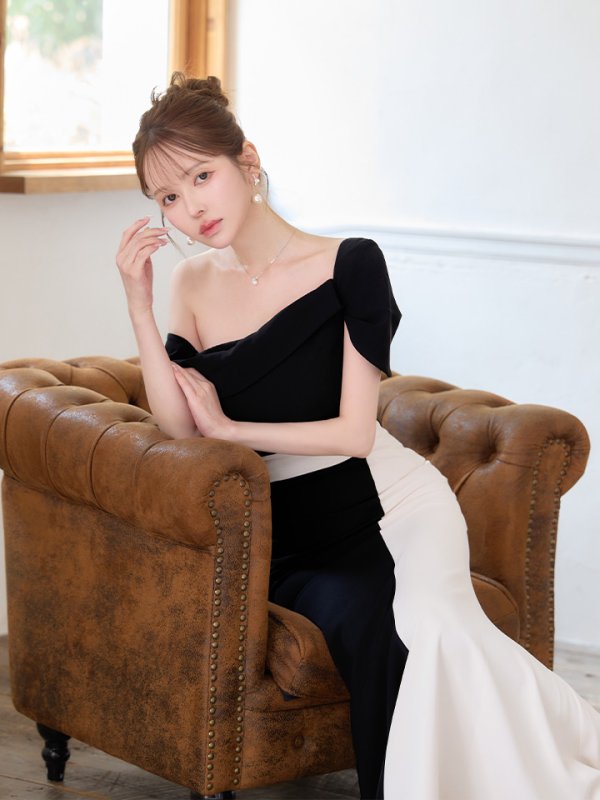 ブラックxアイボリー　モデル：ゆめ　身長：160cm　着用サイズ：Sサイズ