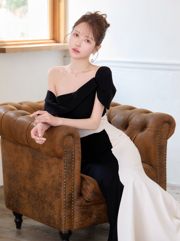 ブラックxアイボリー　モデル：ゆめ　身長：160cm　着用サイズ：Sサイズ