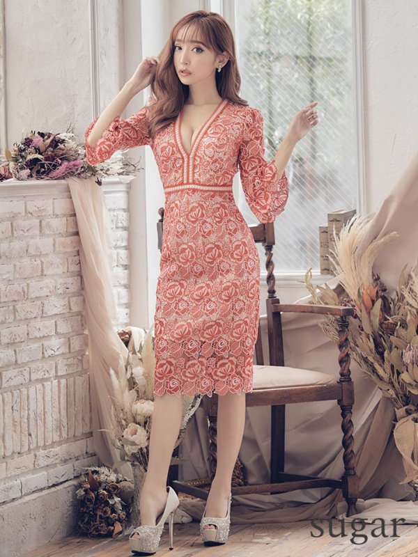 画像15: XS-Lサイズあり【SETTAN/セッタン】フラワーレース/ ベルスリーブ/ 七分袖/ 長袖/ Vネック/ ミディアム丈/ ワンピース/ タイト/ キャバドレス[OF2] (15)