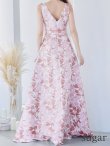 ピンクxシルバー モデル：杉山佳那恵　身長：158cm　着用サイズ：7号(Sサイズ)