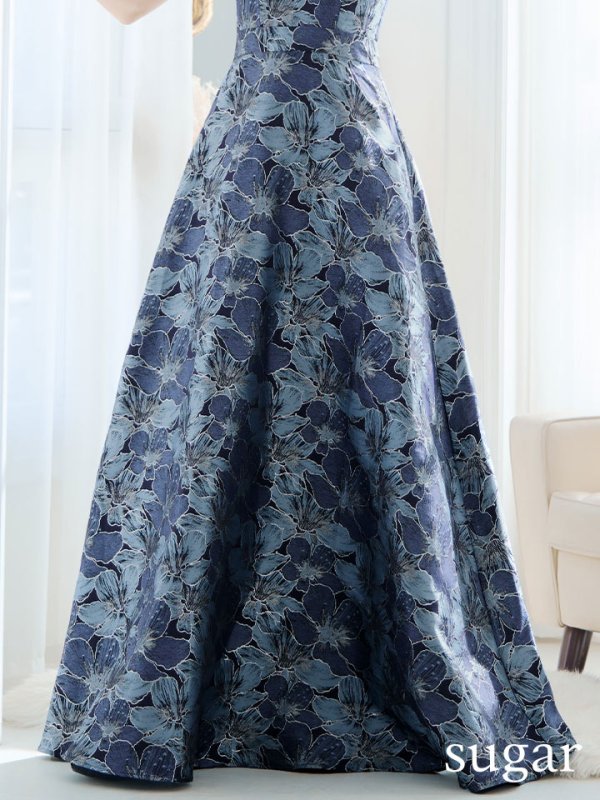 ネイビー モデル:杉山佳那恵 身長:158cm 着用サイズ:7号(Sサイズ)