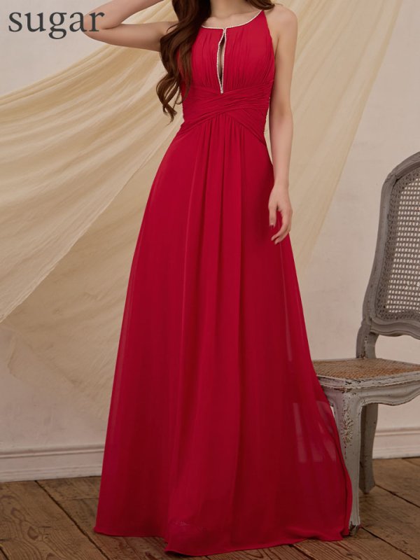 レッド モデル：真優川咲　身長：158cm　着用サイズ：7号(Sサイズ)