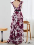 ホワイト×ワインレッド　モデル：真優川咲　身長：158cm　着用サイズ：7号(Sサイズ)