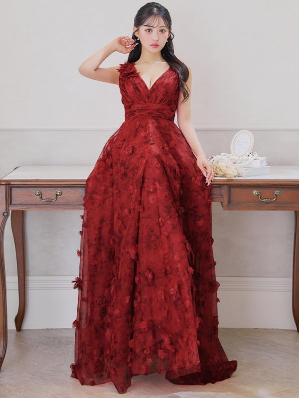 ワインレッド モデル：カルア　身長：156cm:7号(Sサイズ)