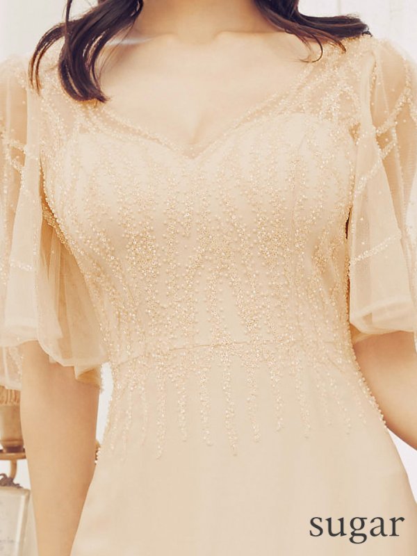 ベージュ モデル:阿部なつき 身長:160cm 着用サイズ:7号(Sサイズ)