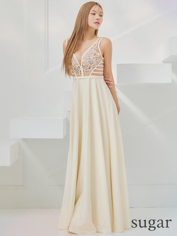 アイボリー モデル:如月れい 身長:160cm:7号(Sサイズ)