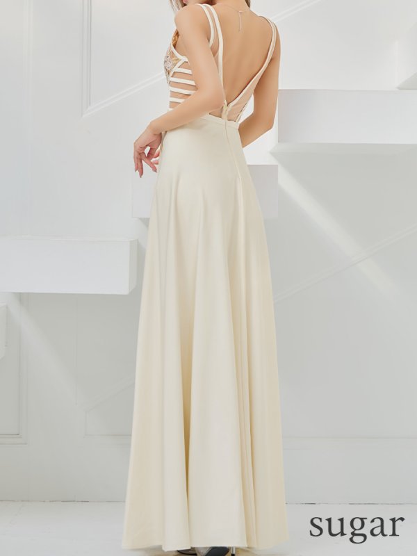 アイボリー モデル:如月れい 身長:160cm:7号(Sサイズ)