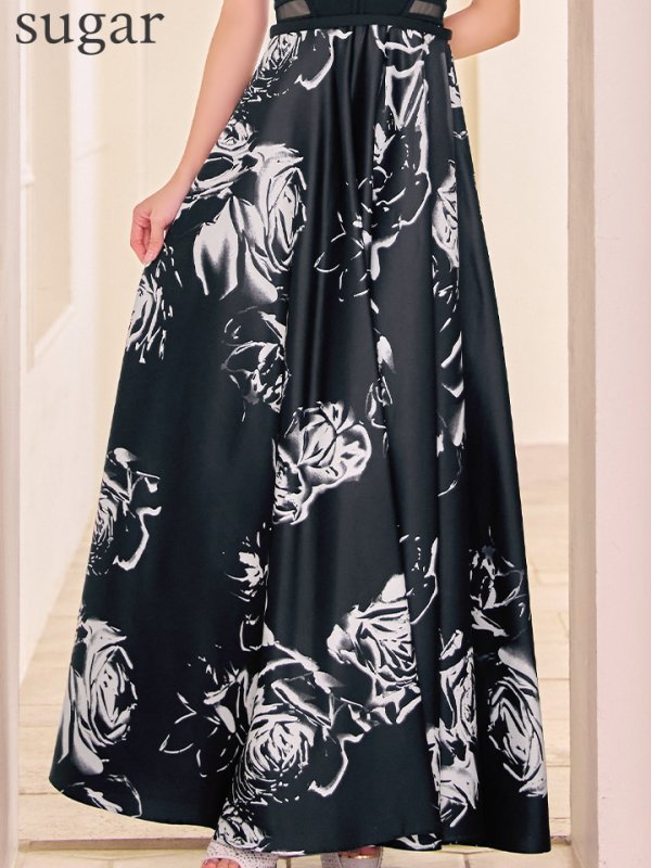 ブラックxホワイト　モデル：るりぴ　身長：165cm　着用サイズ：7号(Sサイズ)