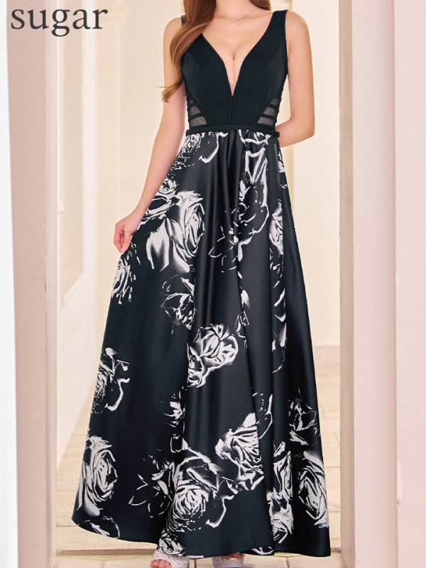 ブラックxホワイト　モデル：るりぴ　身長：165cm　着用サイズ：7号(Sサイズ)