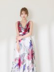 ホワイト　モデル：るりぴ　身長：165cm　着用サイズ：7号(Sサイズ)